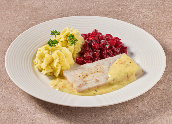 Alaska Pollakfilet in Hollandaisesaus met rode bietjes en aardappelpuree