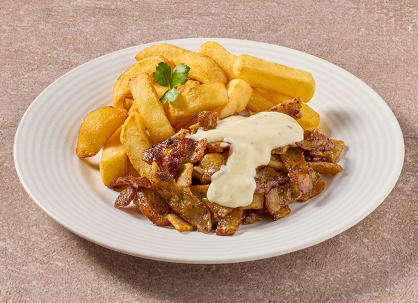 Kebab met knoflooksaus en ovenfriet