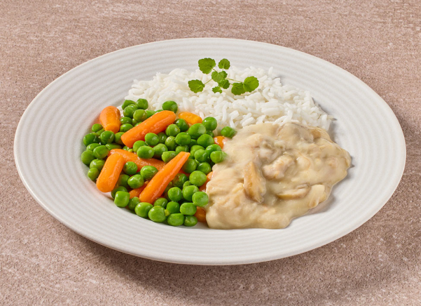 Kippenragout met worteltjes- en doperwtenmix en rijst