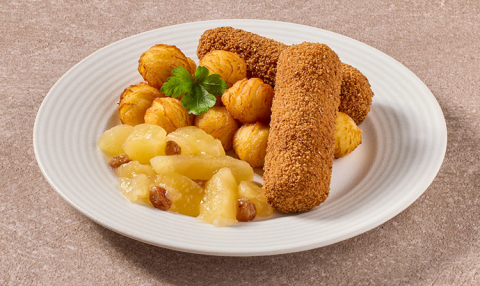 Vleeskroketten met appel- en rozijnencompote en aardappelbolletjes