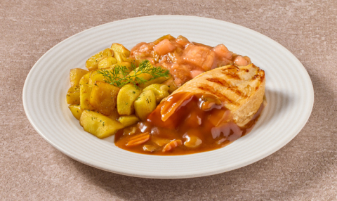 Kipfilet in oma's jus met rabarbercompote en gebakken aardappelblokjes