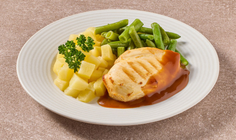 Kipfilet in jus met sperzieboontjes en aardappelblokjes (kleine eiwitrijke maaltijd)